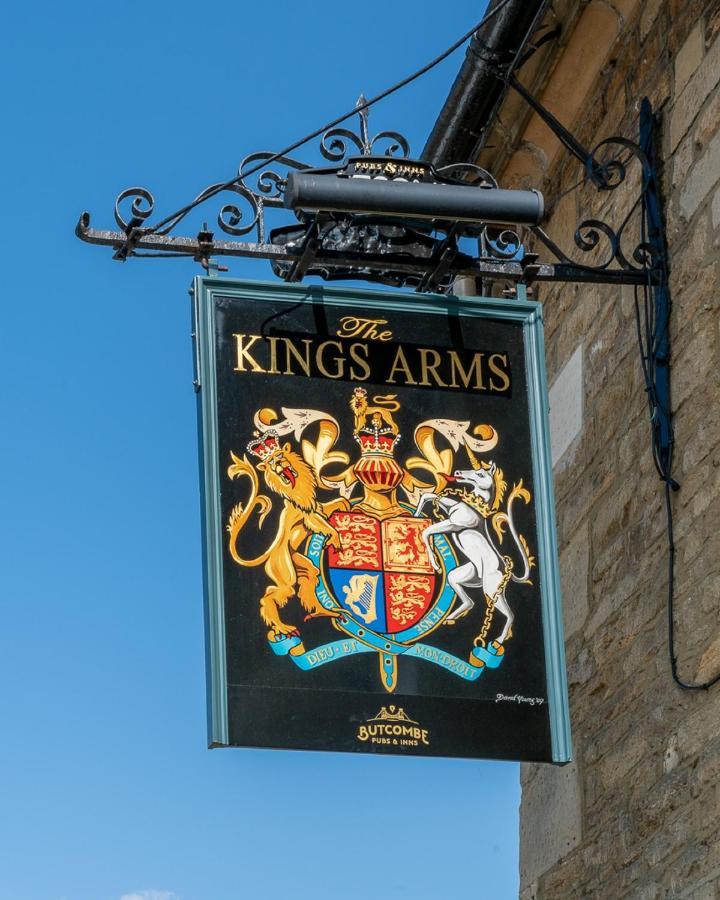 The Kings Arms Hotel เมลค์แชม ภายนอก รูปภาพ
